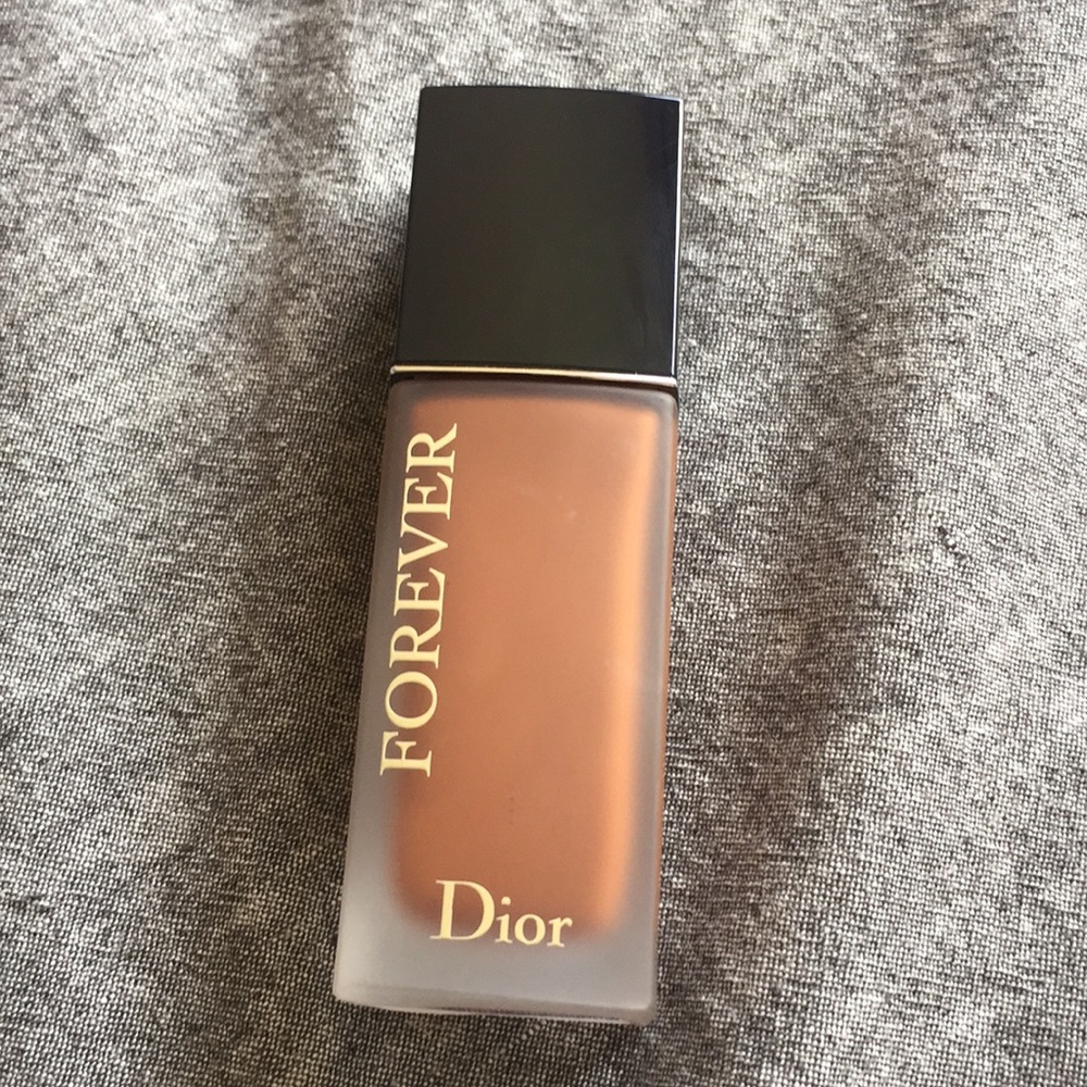 Dior Forever 24H Wear Perfection Foundation in 7N